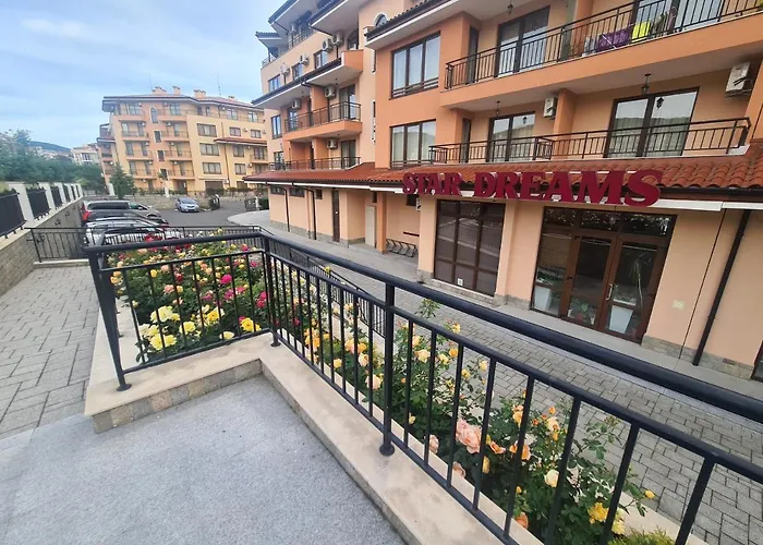 Private In Star Dreams Complex アパート